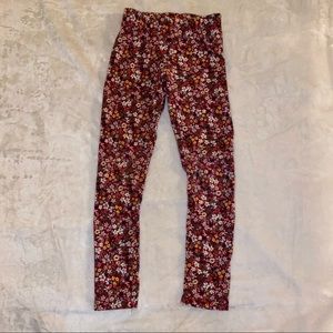 Girls size 7 , Carter’s leggings. Floral print.